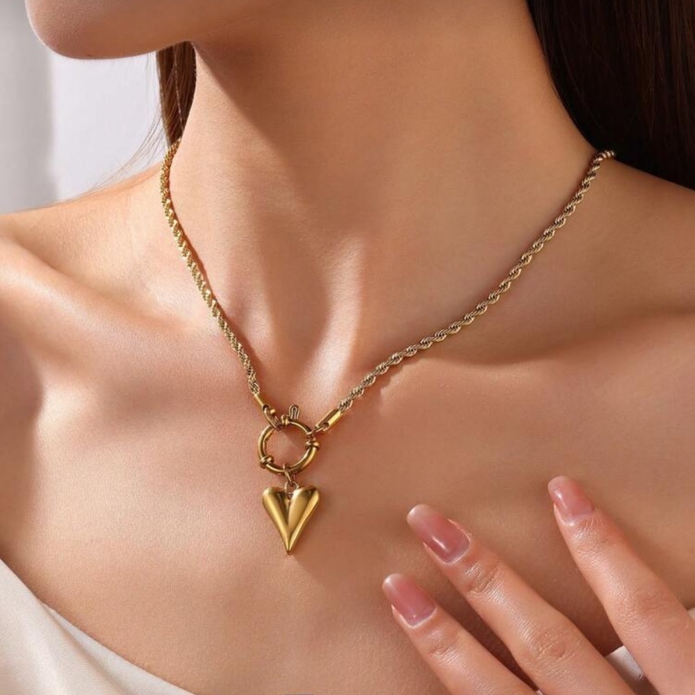 Modern Heirloom Heart Pendant Necklace